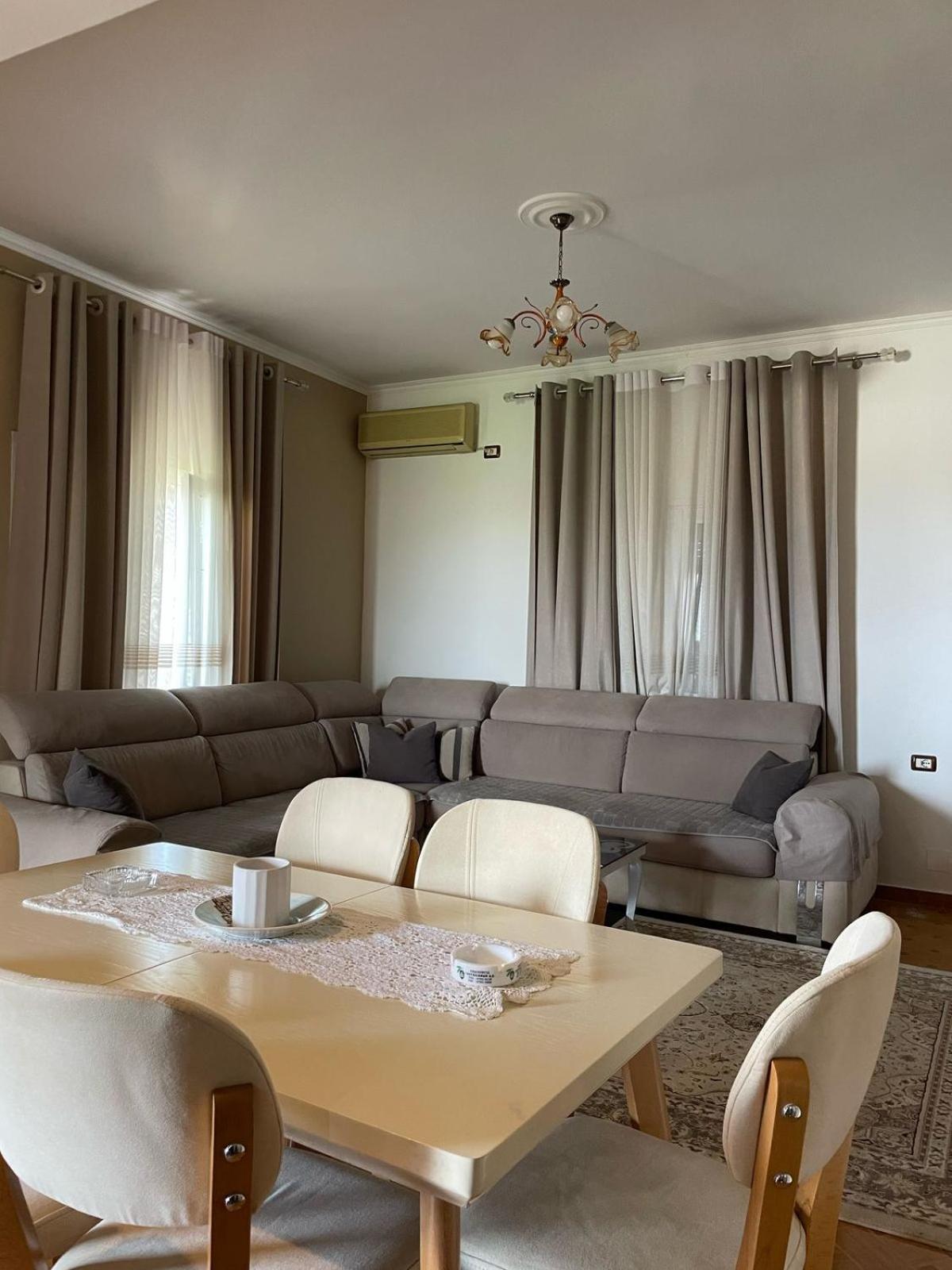 Guest House Ilir เบราท ภายนอก รูปภาพ