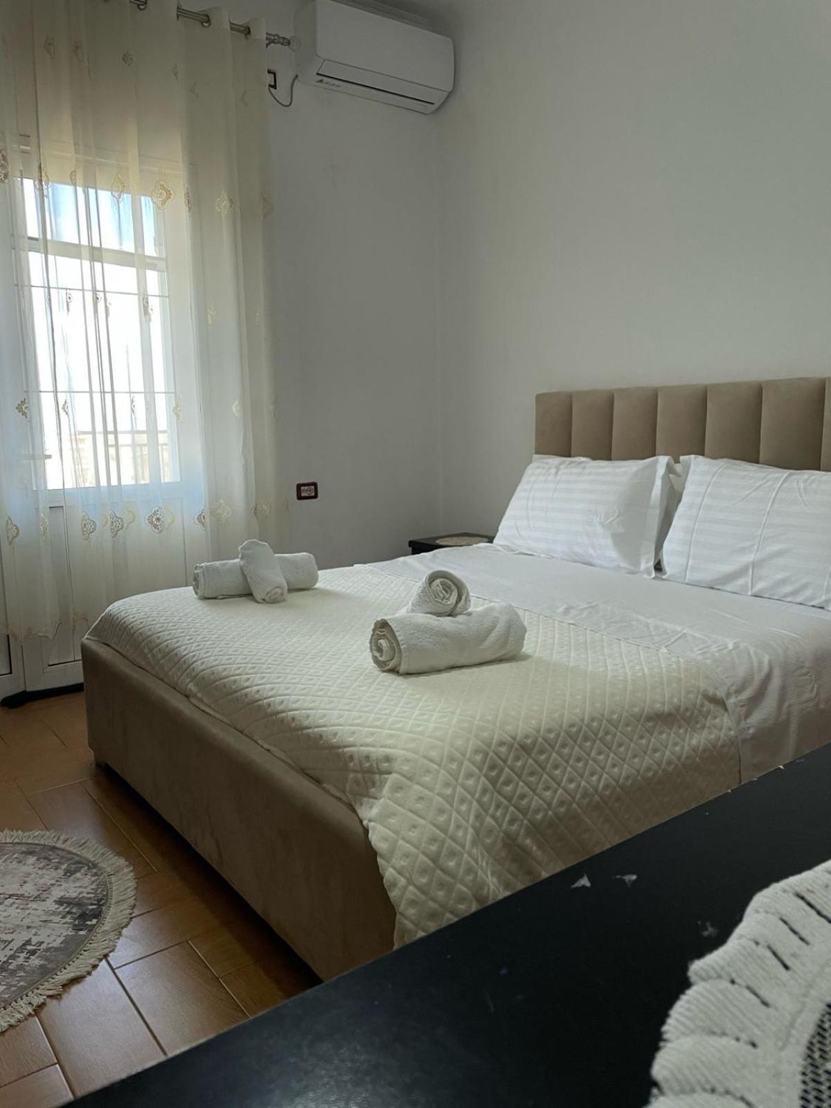 Guest House Ilir เบราท ภายนอก รูปภาพ