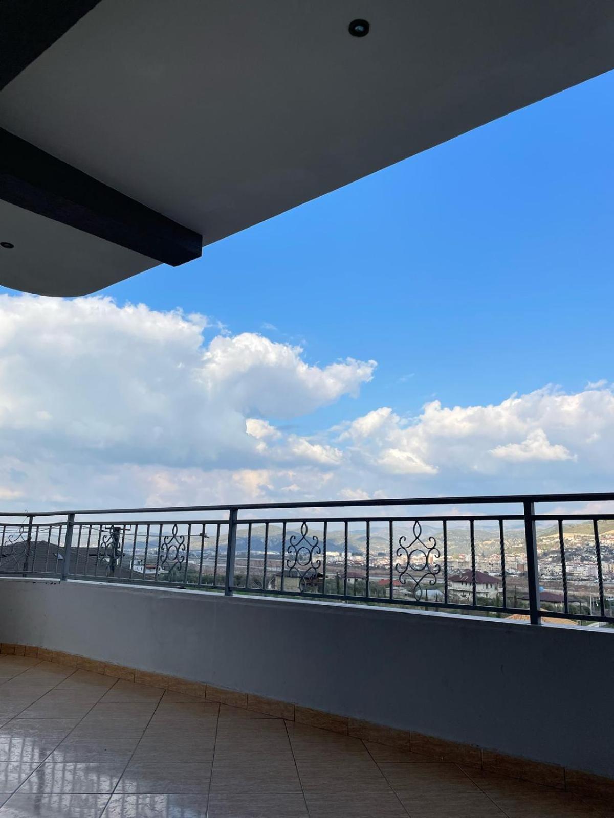 Guest House Ilir เบราท ภายนอก รูปภาพ