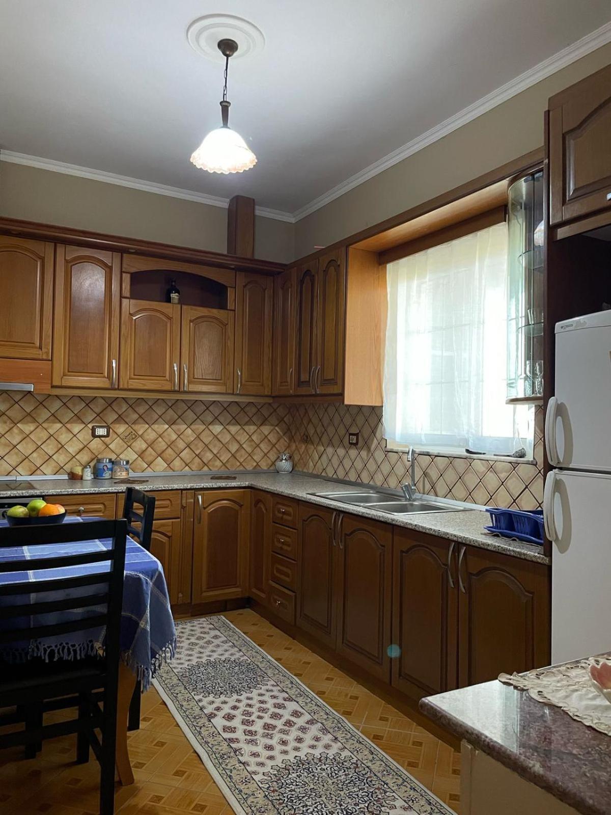 Guest House Ilir เบราท ภายนอก รูปภาพ