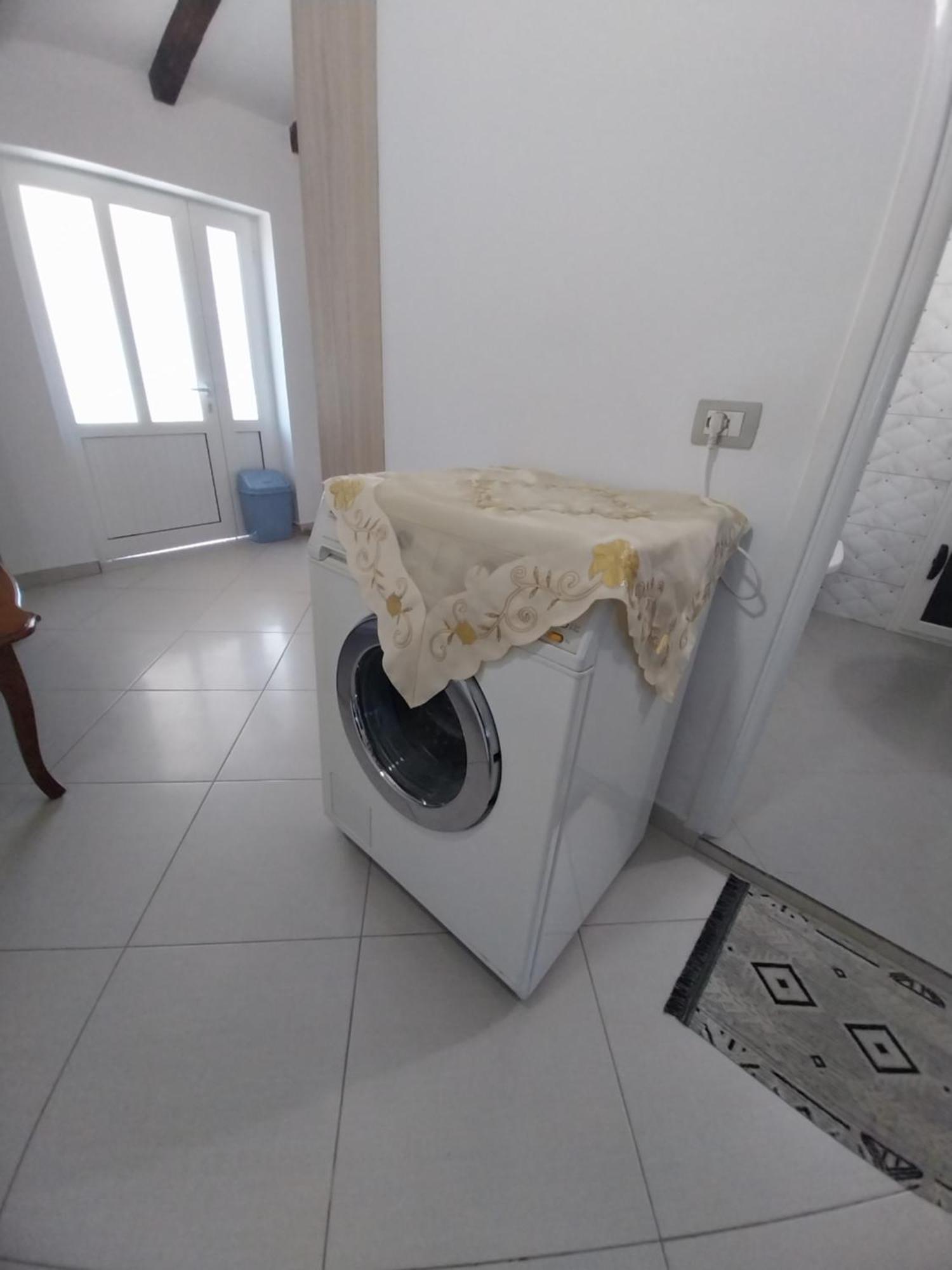 Guest House Ilir เบราท ภายนอก รูปภาพ